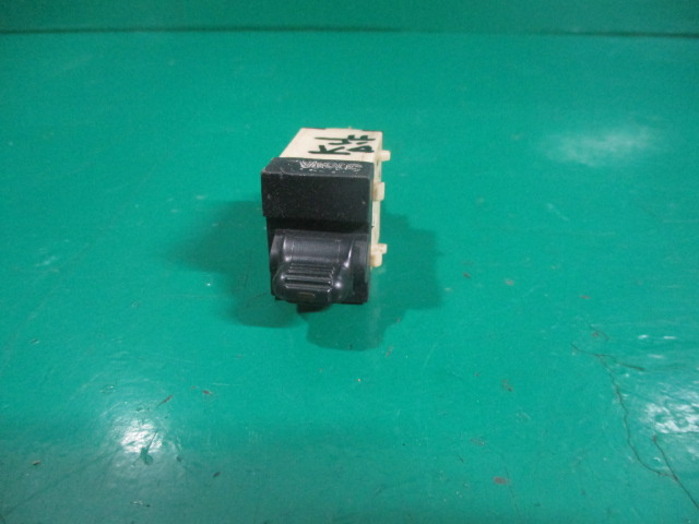 BUTON GEAM ELECTRIC DREAPTA FATA JEEP CHEROKEE KJ 4X4 FAB. 2001 - 2008 ⭐⭐⭐⭐⭐