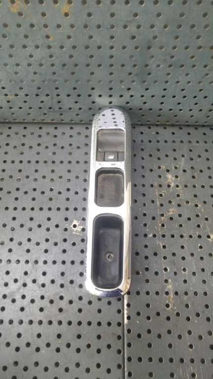 Buton geam electric dreapta fata peugeot 3008 96650618zd