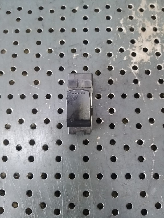 Buton geam electric dreapta fata suzuki swift 3