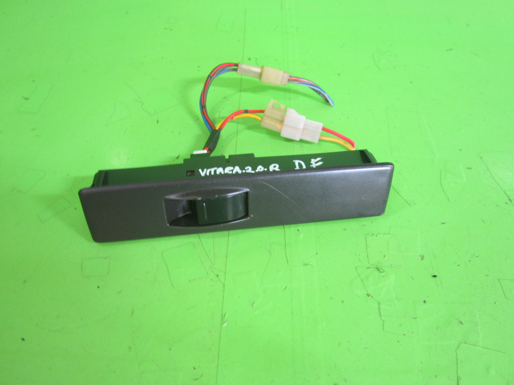 BUTON GEAM ELECTRIC DREAPTA FATA SUZUKI VITARA 4x4 FAB. 1988 – 2002 ⭐⭐⭐⭐⭐