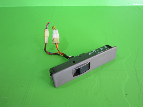 BUTON GEAM ELECTRIC DREAPTA FATA SUZUKI VITARA 4x4 FAB. 1988 – 2002 ⭐⭐⭐⭐⭐