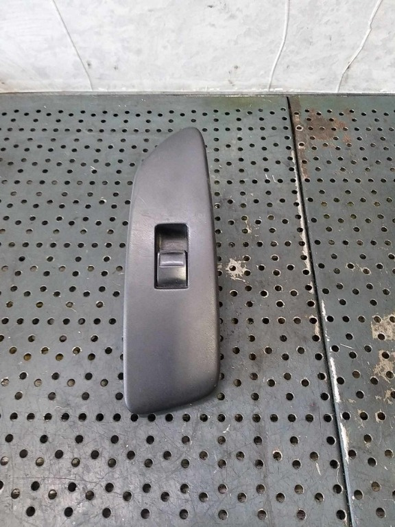 Buton geam electric dreapta fata toyota auris 7423102530