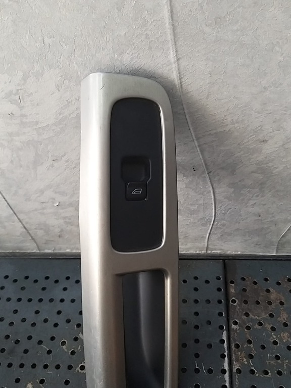 Buton geam electric dreapta fata volvo v50 8679669 03451300 30658448