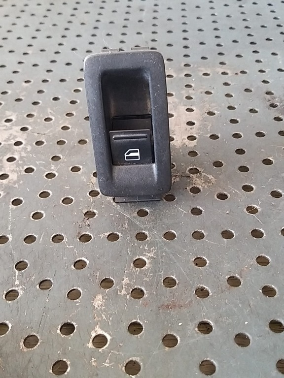Buton geam electric dreapta fata vw caddy 3 1f0959527