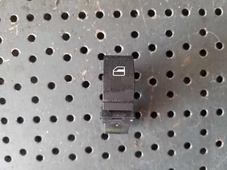 Buton geam electric dreapta fata vw passat b6 3c 7l6959855b