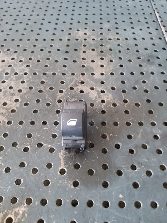 Buton geam electric dreapta spate citroen c5 aircross 98044803zd