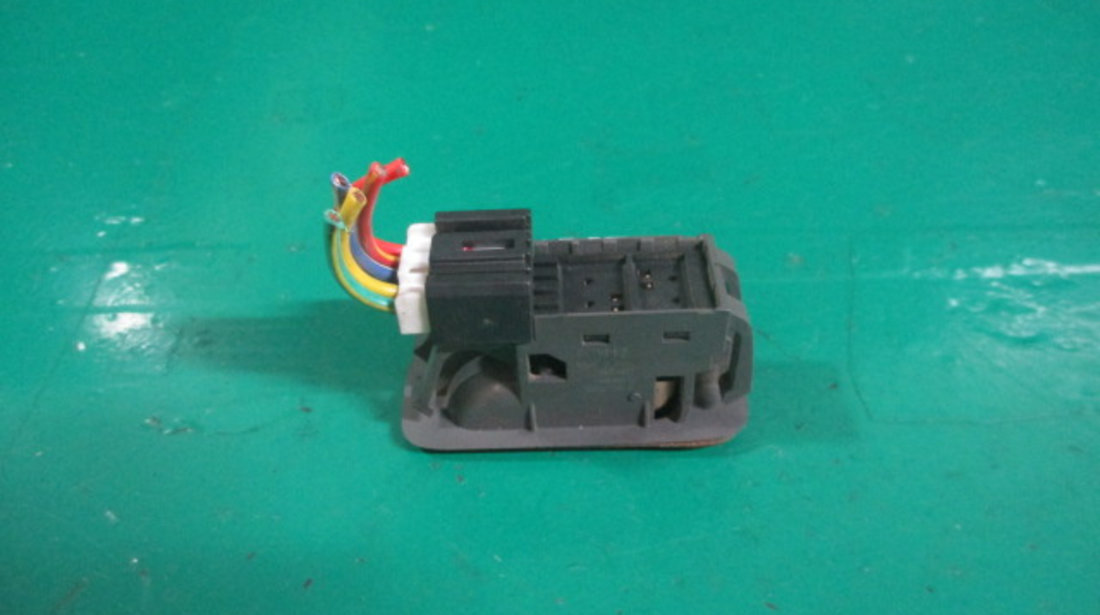 BUTON GEAM ELECTRIC DREAPTA SPATE COD 37995-75F0 SUZUKI GRAND VITARA 1 FT 4X4 FAB. 1998 - 2005 ⭐⭐⭐⭐⭐