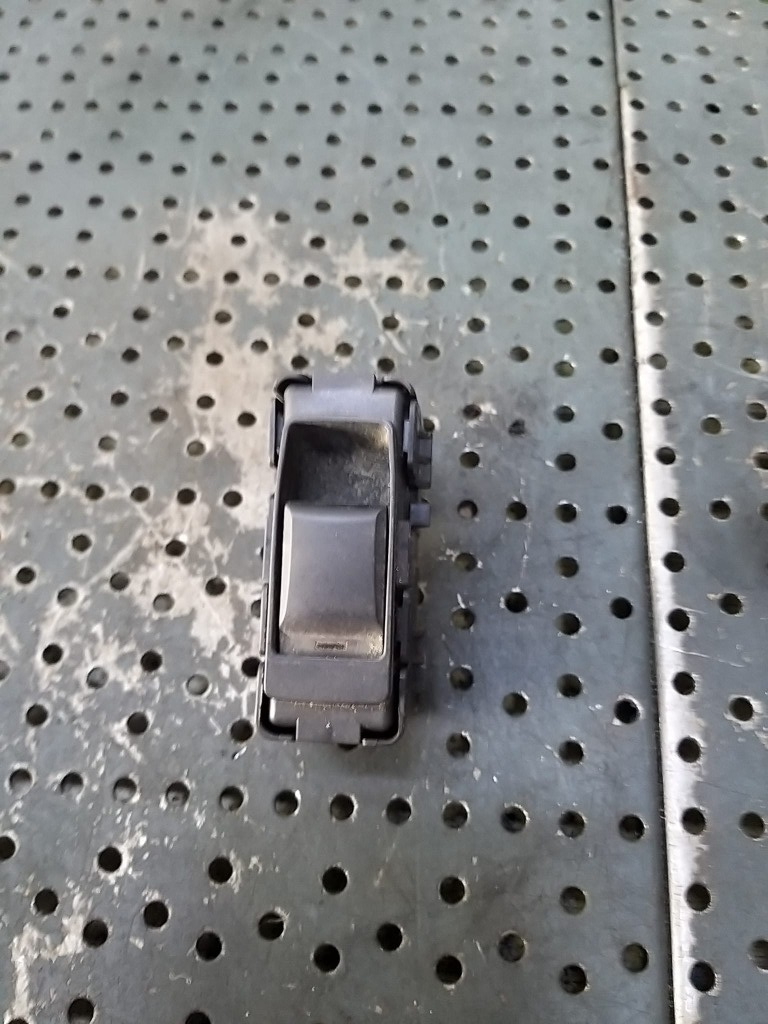 Buton geam electric dreapta spate dodge caliber 56040693ad