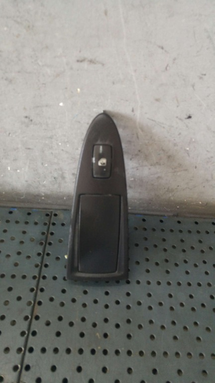 Buton geam electric dreapta spate fiat croma 194