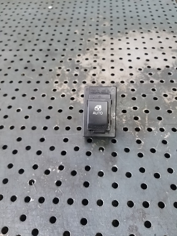 Buton geam electric dreapta spate kia ceed 1
