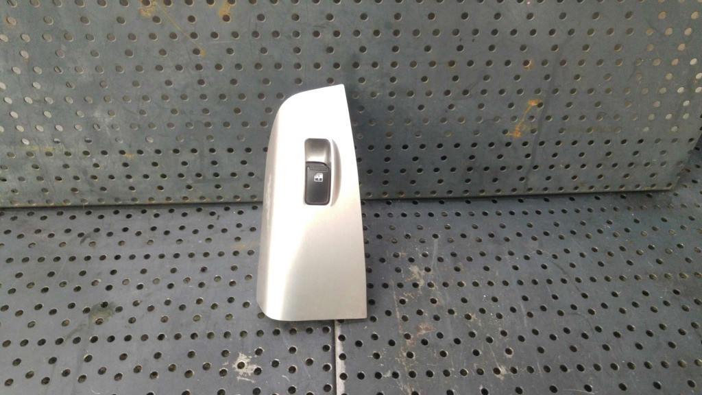 Buton geam electric dreapta spate kia sportage 2 je km 4835251110 93580if500wk