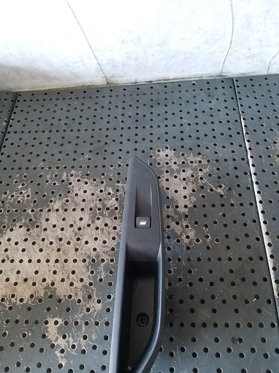 Buton geam electric dreapta spate peugeot 5008 2 98044803zd