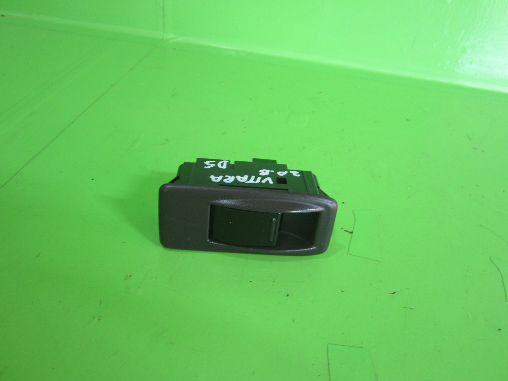 BUTON GEAM ELECTRIC DREAPTA SPATE SUZUKI VITARA 4x4 FAB. 1988 – 2002 ⭐⭐⭐⭐⭐