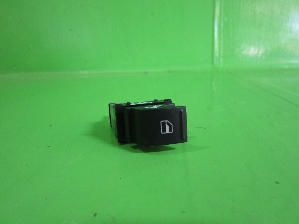 BUTON GEAM ELECTRIC DREAPTA SPATE VW GOLF 5 PLUS FAB. 2006 - 2009 ⭐⭐⭐⭐⭐