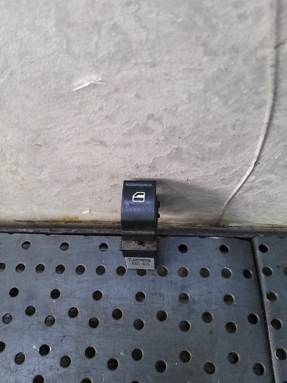 Buton geam electric dreapta spate vw passat b6 3c 7l6959855b