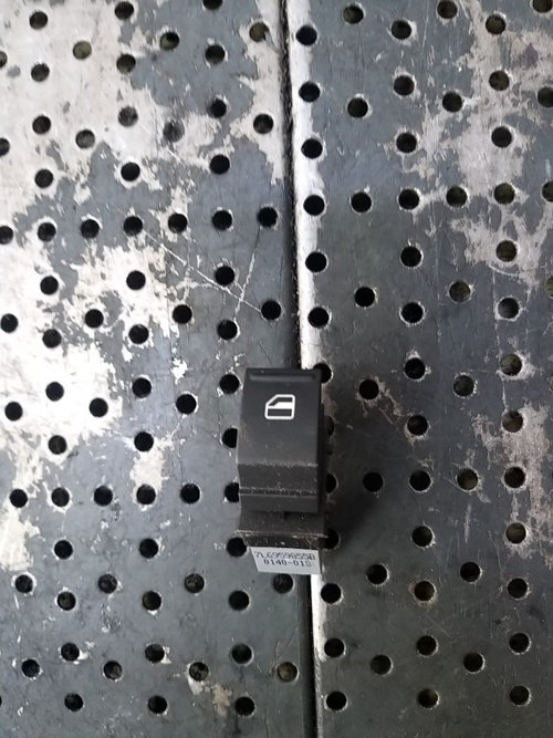 Buton geam electric dreapta spate vw passat b6 3c 7l6959855b