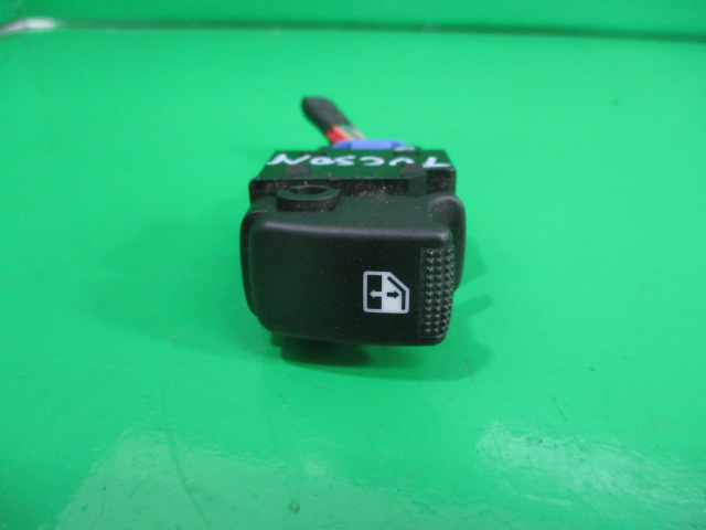 BUTON GEAM ELECTRIC STANGA - DREAPTA FATA HYUNDAI TUCSON FAB. 2004 - 2010 ⭐⭐⭐⭐⭐