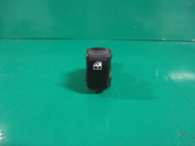 BUTON GEAM ELECTRIC STANGA SPATE KIA SORENTO 1 4x4 FAB. 2002 – 2009 ⭐⭐⭐⭐⭐