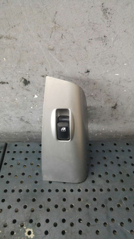 Buton geam electric stanga spate kia sportage 2 je km 4835201110 935801f000wk