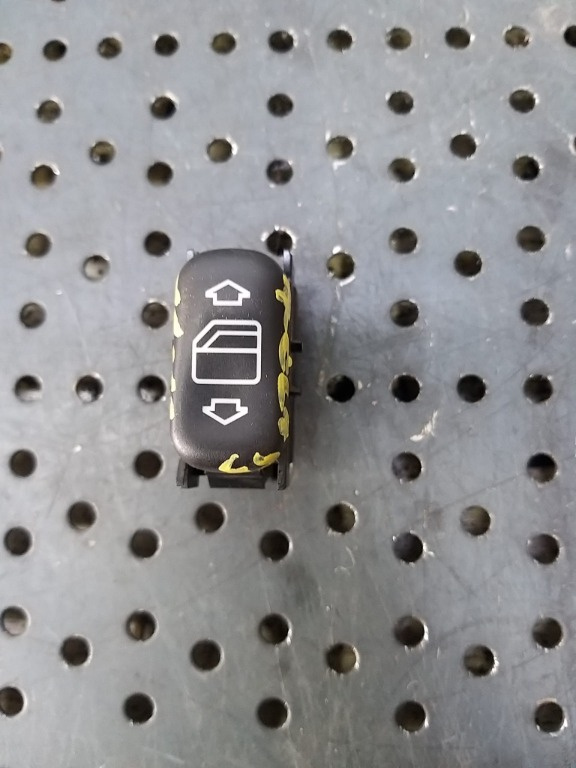 Buton geam electric stanga spate mercedes a class w168 2108208210