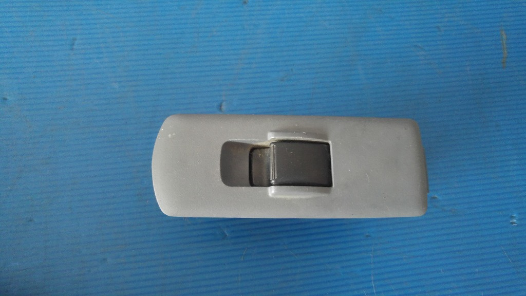 Buton geam electric stanga spate mitsubishi colt 6 mn141020
