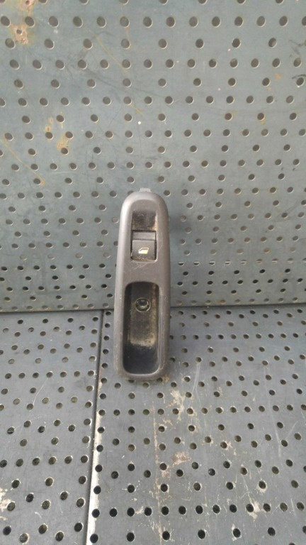 Buton geam electric stanga spate peugeot 3008 96652794zd