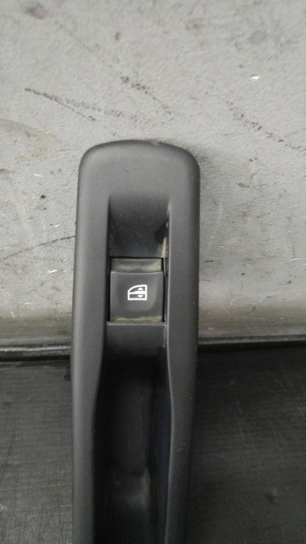 Buton geam electric stanga spate renault megane 3 hatchback 829500004r 00254250 156024250a