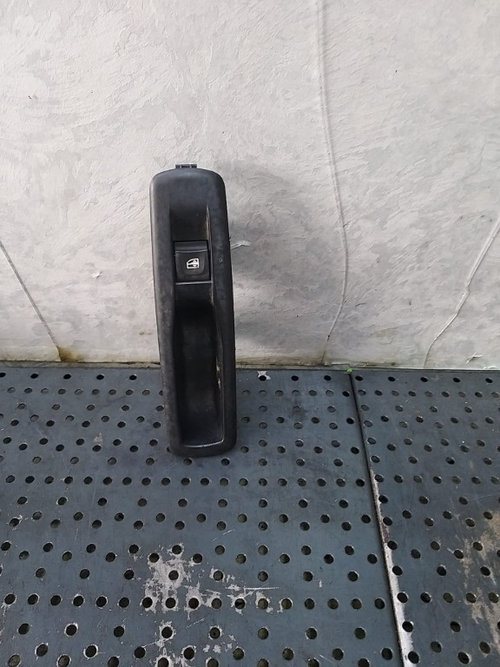 Buton geam electric stanga spate renault scenic 3 829500004r
