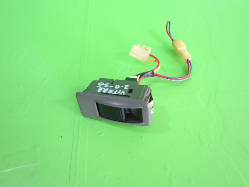 BUTON GEAM ELECTRIC STANGA SPATE SUZUKI VITARA 4x4 FAB. 1988 – 2002 ⭐⭐⭐⭐⭐