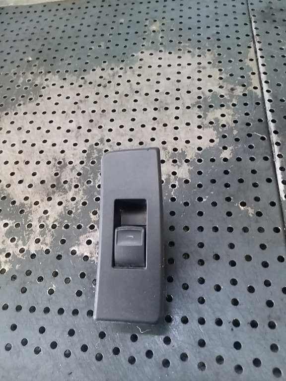 Buton geam electric stanga spate toyota verso r2 742720f010