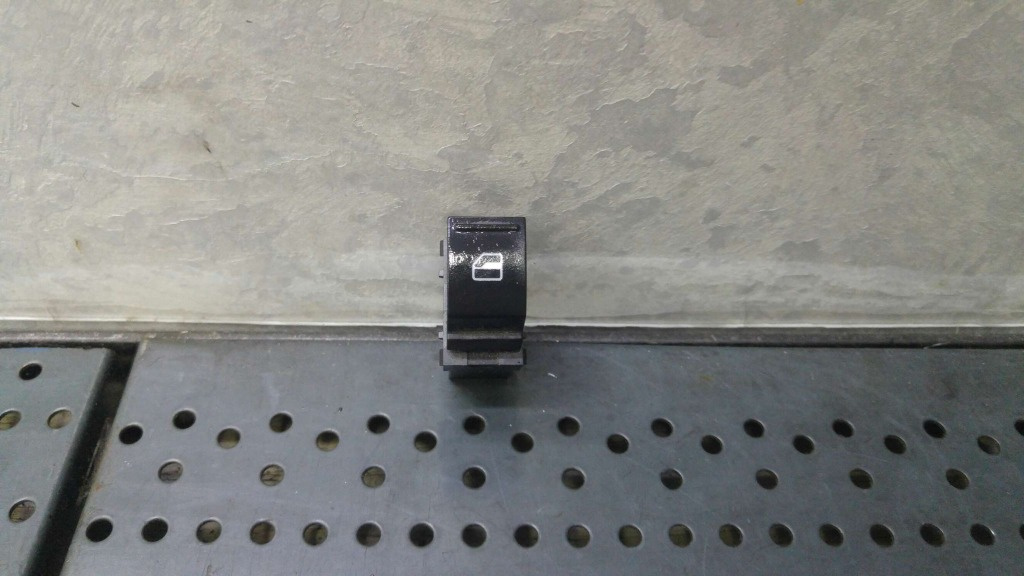 Buton geam electric stanga spate vw passat b6 3c 7l6959855b