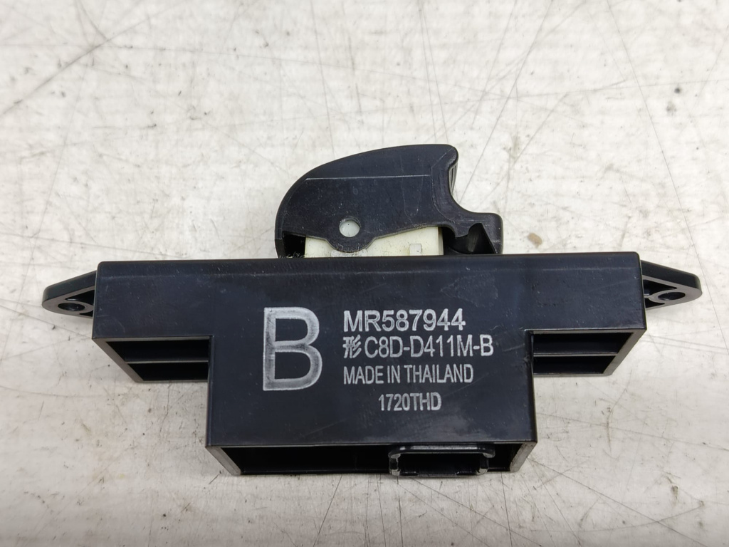 Buton geam Mr587944 Mitsubishi ASX [2010 - 2012] 1.8 di-d 4N13
