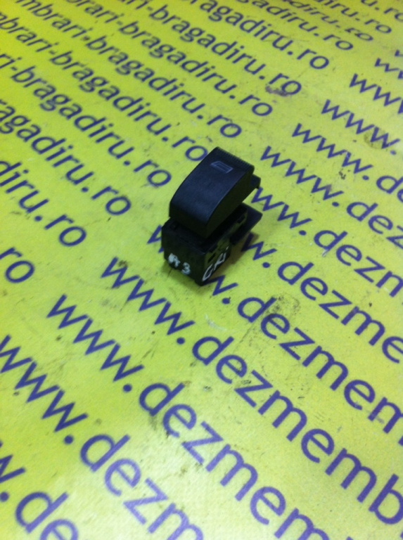 Buton geam pasager Audi A3 8L [facelift] [2000 - 2003] Hatchback 3-usi 1.6 MT (102 hp) SE 1.6 AVU