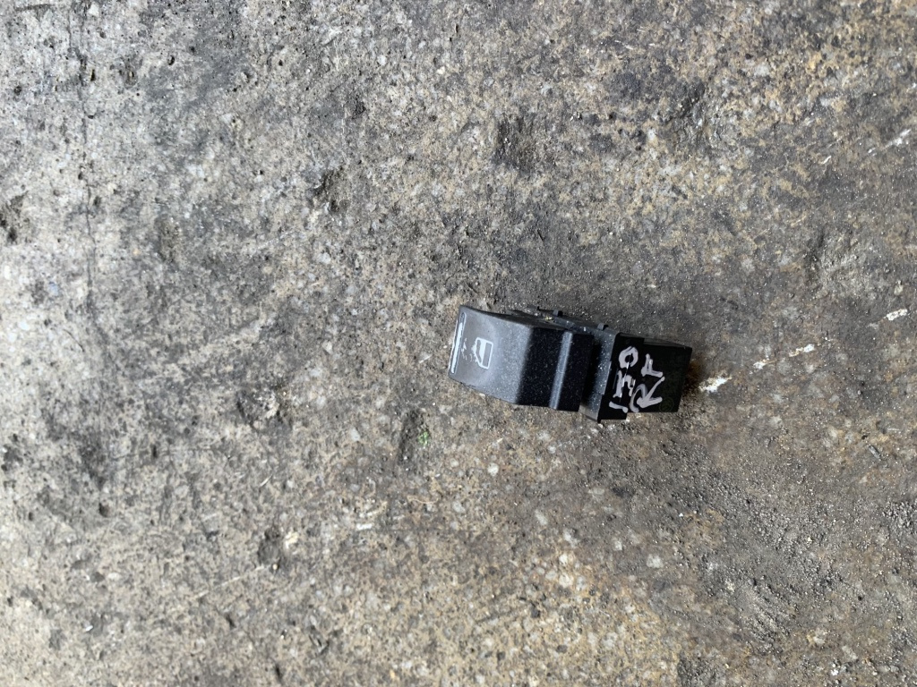 Buton geam pasager dreapta fata Volkswagen Jetta 5 [2005 - 2011] Sedan 4-usi 2.0 TDI MT (140 hp) (1K2)