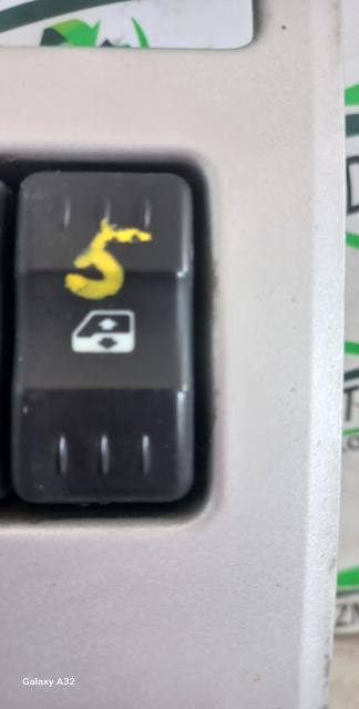 Buton geam pasager fata dreapta Dacia Logan [2004 - 2008] Sedan 1.5 dci MT (65hp)