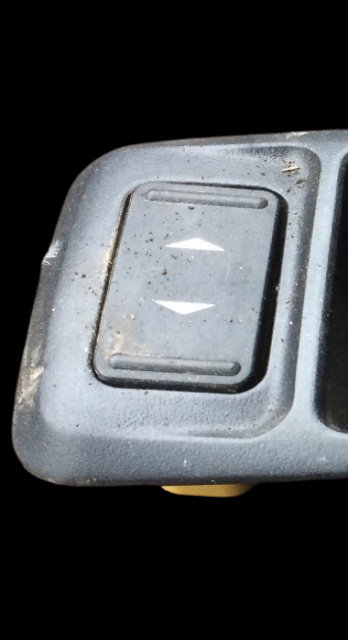 Buton geam pasager fata dreapta Ford Focus 2 [facelift] [2008 - 2011] wagon 5-usi 1.8 TDCi MT (116 h...