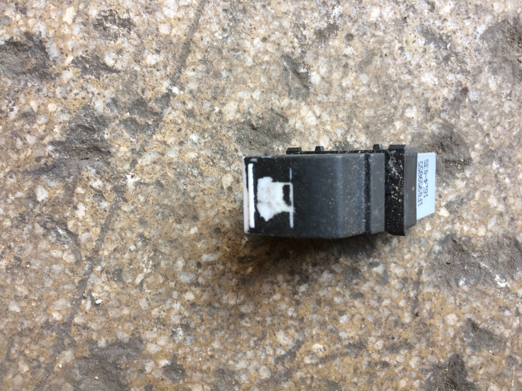 Buton geam pasager fata dreapta Volkswagen VW Golf 5 [2003 - 2009] Hatchback 5-usi 1.6 FSI Tiptronic (116 hp) (1K1)