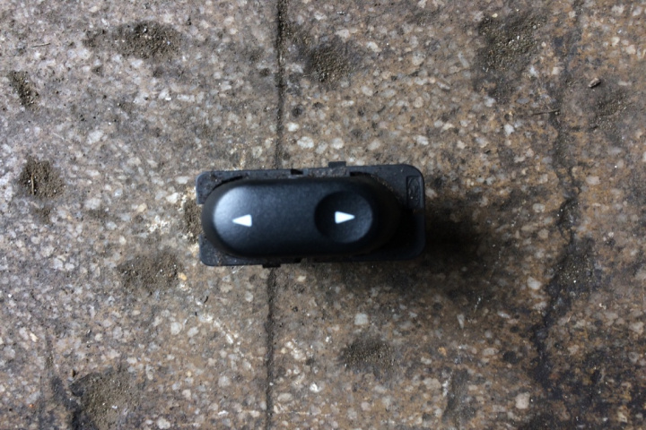 Buton geam pasager stanga spate Land Rover Freelander [facelift] [2003 - 2006] Crossover 5-usi 1.8 MT (117 hp) (LN) 16V 18K4F