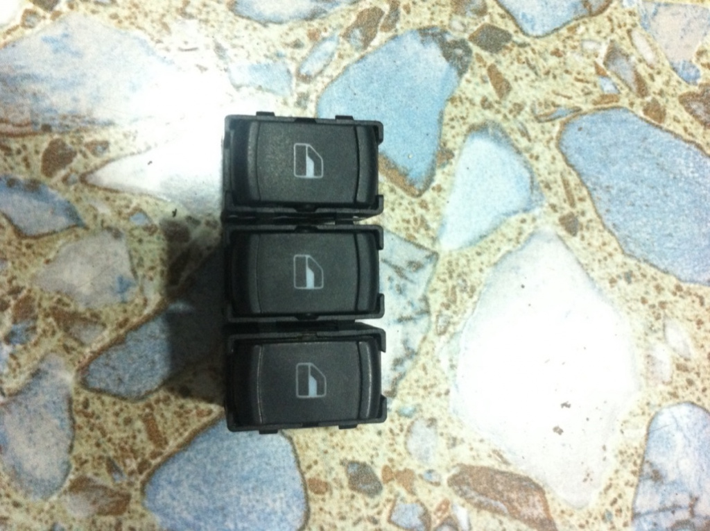 Buton geam pasager Volkswagen VW Golf 4 [1997 - 2006] Hatchback 5-usi 1.9 TDI MT (116 hp) (1J1)