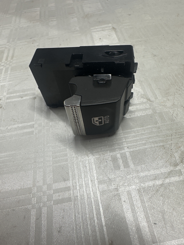 Buton geam Renault Austral 1.2 Benzina 2023, -