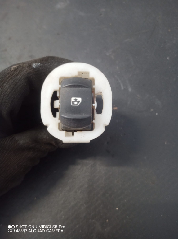 Buton Geam , Renault Megane 2 stanga spate COD- 156018100
