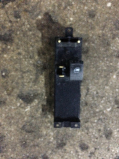 Buton geam sofer defect Volkswagen VW Golf 4 [1997 - 2006] Hatchback 3-usi 1.6 MT (105 hp) (1J1) 16V