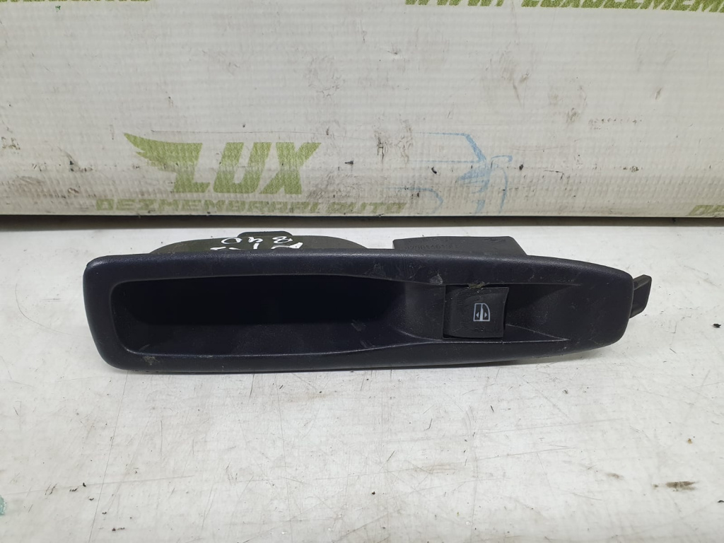 Buton geam spate 829614619r Renault Captur [facelift] [2017 - 2019] 0.9 TCE H4B408