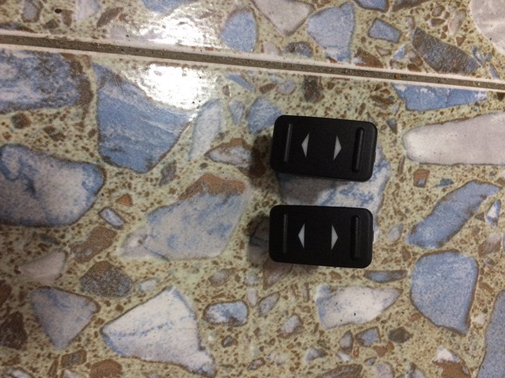 Buton geam spate Ford Mondeo MK4 [2007 - 2010] Liftback 2.0 TDCi DPF AT (140 hp) MK4 (BA7) TITANIUM