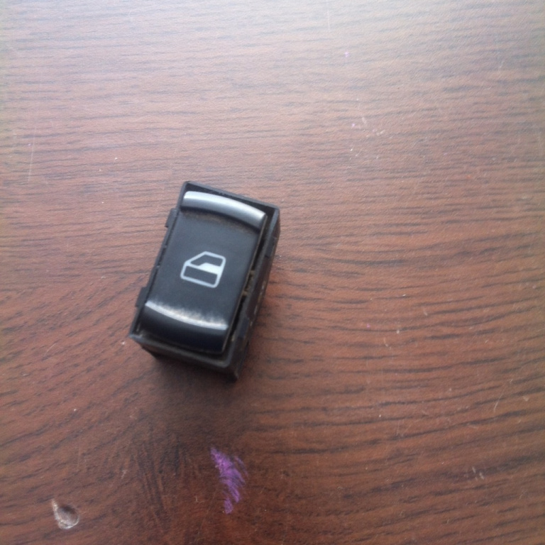 Buton geam spate Volkswagen VW Passat B5 [1996 - 2000] Sedan 4-usi 1.8 MT (150 hp) (3B2) 1.8T 20V