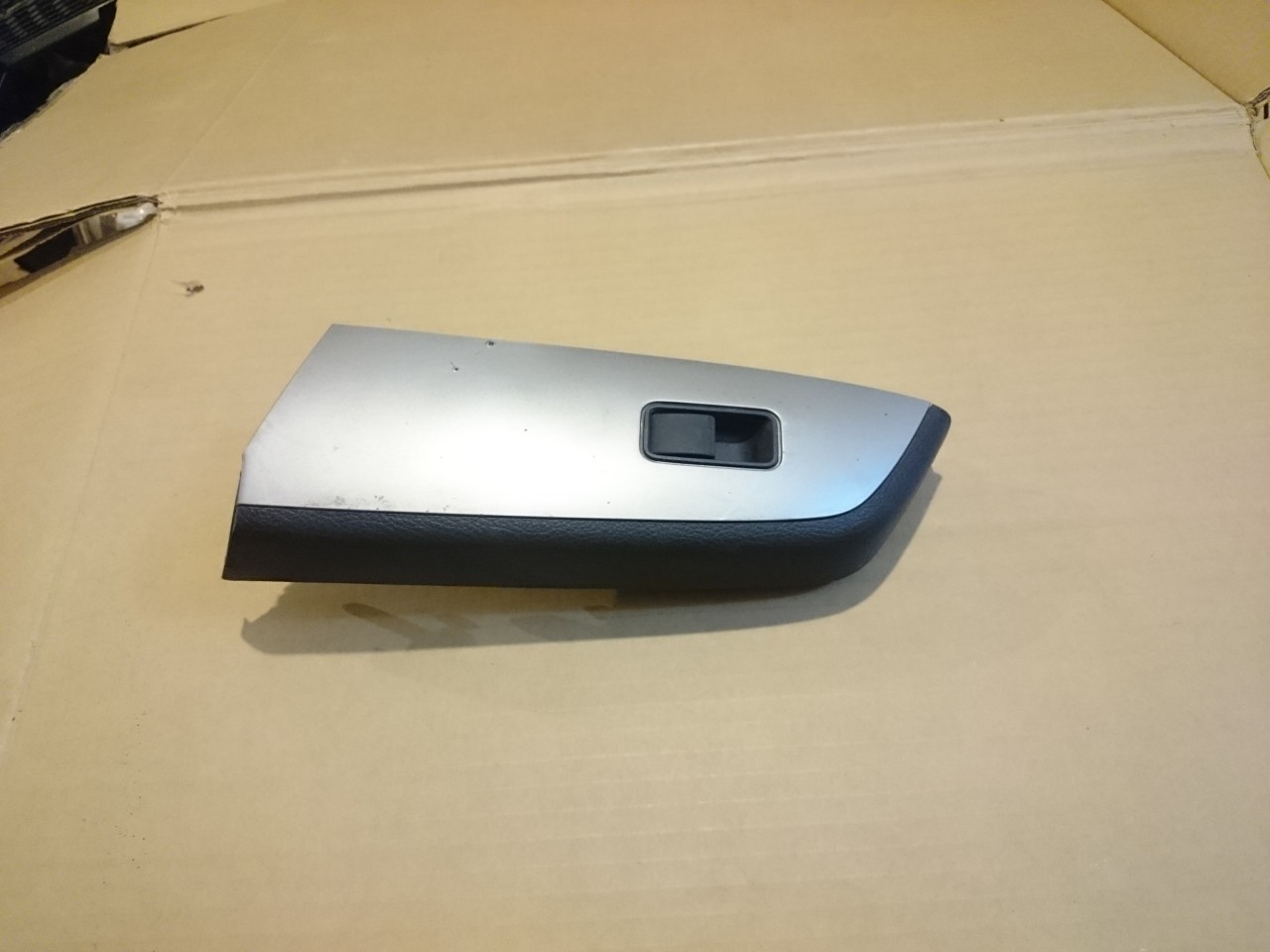 Buton geam stanga Mazda 6 (2007-2012) cod GS1D66370 / 03124600