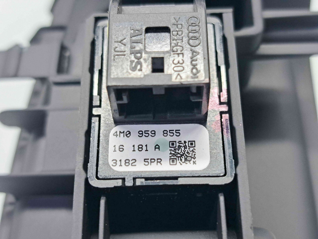 Buton geam stanga spate Audi Q7 (4MB) [ Fabr 2015-prezent] 4M0959855