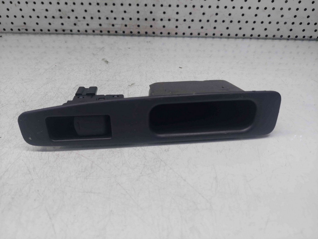 Buton geam stanga spate Nissan Qashqai [Fabr 2007-2014] 82951JD000