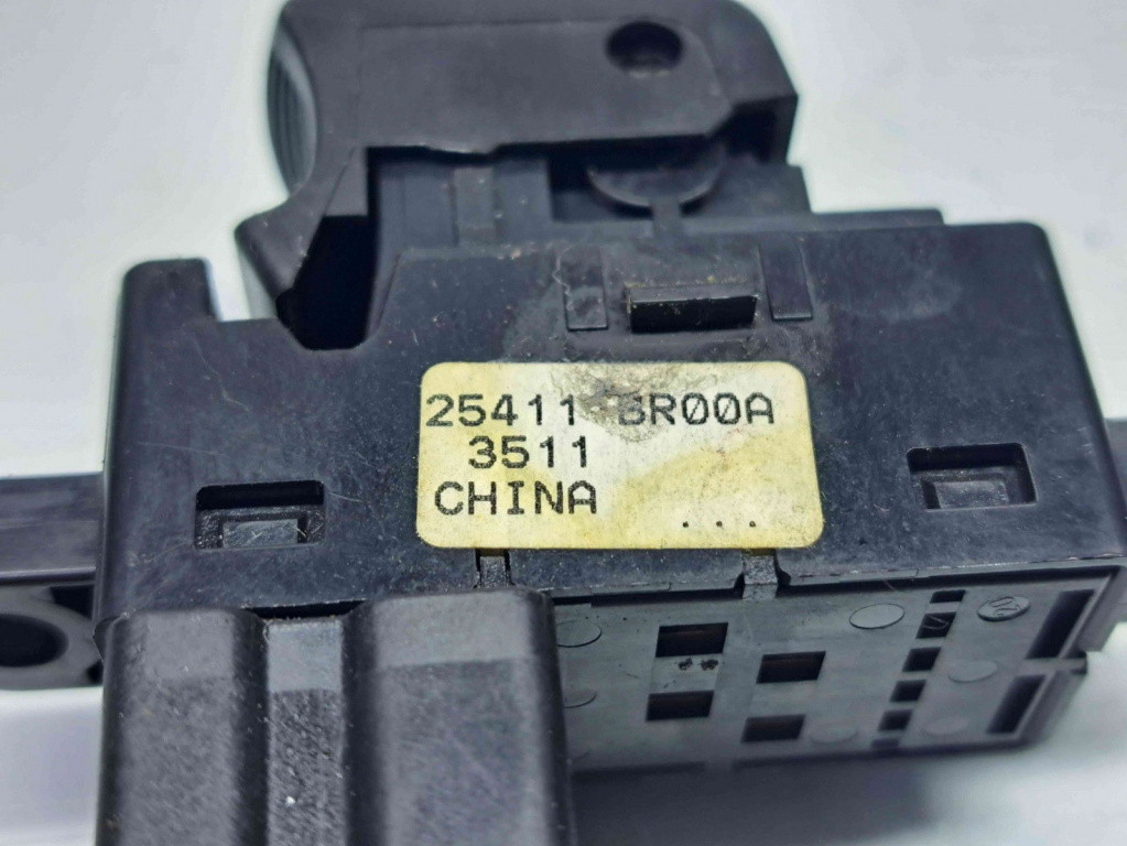 Buton geam stanga spate Nissan Qashqai Facelift (2) [Fabr 2009-2013] OEM