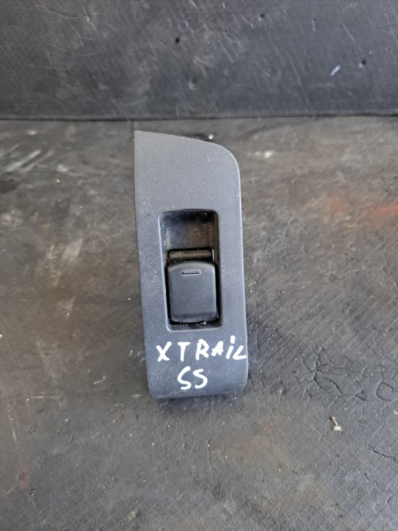 Buton geam stanga spate Nissan x-trail